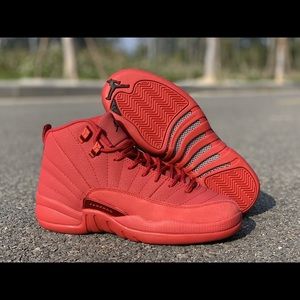 Air Jordan 12 Bulls (Gym Red) •